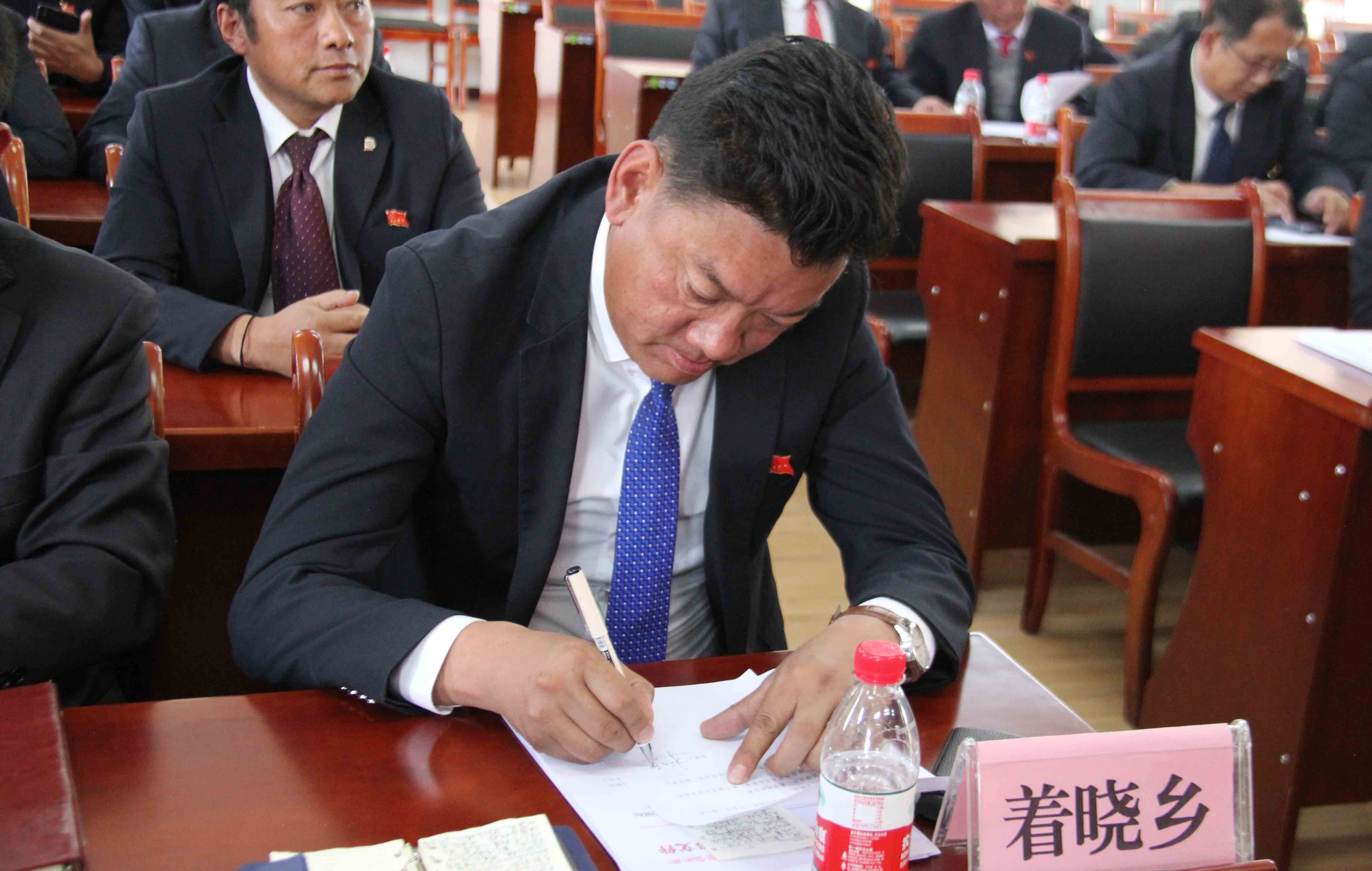 囊谦县召开村（社区）“两委”换届工作动员部署会